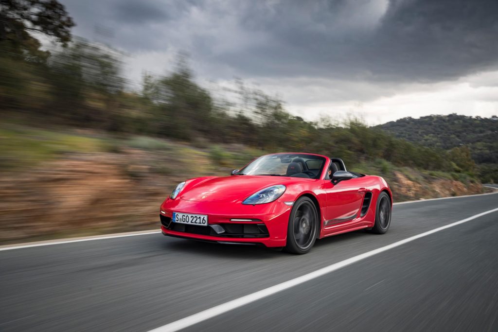 Los Porsches 718 Boxster T y el 718 Cayman T del 2020 llegarán con nuevas características deportivas