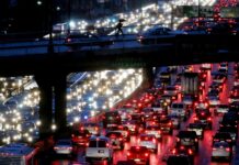 Cuál es el promedio de edad de los automóviles en las carreteras de los Estados Unidos