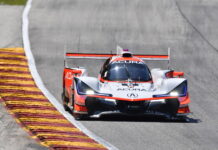 Acura gana en Road America, en un día mojado y salvaje