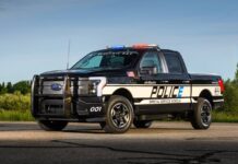 Ford presentó la primera camioneta eléctrica diseñada para la policía