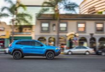 EE.UU. ¿ Cuales son los 3 autos con los costos más caros por reparaciones y con repuestos ?