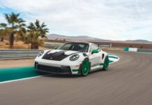 El paquete “911 GT3 RS Tribute” del Carrera RS hace su primera aparición en los EE. UU.