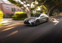Lexus LS 500 F Sport del 2023, con una decente y suave compostura en su andar