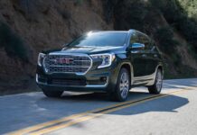 ¿ Por que la NHTSA ha tardado tanto en analizar los defectos de seguridad de muchos automóviles ?