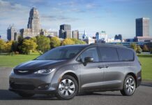 EE.UU. Chrysler retira del mercado más de 250,000 de sus vehículos Pacifica y Voyager