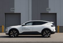 ¿Cuales son los autos que se estacionan solos y que llegan cargados de tecnología?