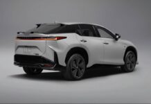 Lexus RZ 550e F Sport AWD del 2026, un EV con un desempeño más serio
