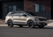 ¿Cuáles son los 5 SUVs medianos del 2026 con la mejor tecnología de cabina?